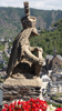 Denne statue stod uden for borgen